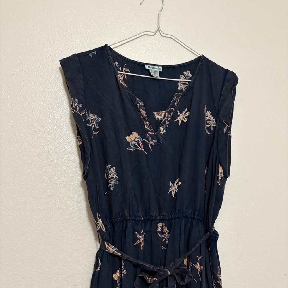 Nostalgia Women’s Mini Dress Size Medium Blue Floral 100% Rayon Sleeveless